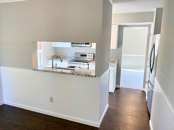 2nd image of 900 Dry Valley Ct