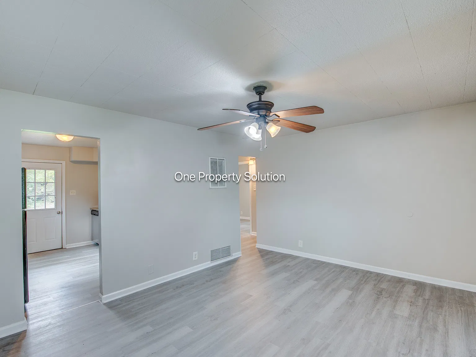 3765 S Liverpool Rd Hobart, IN 46342 - 1 — Photo 4