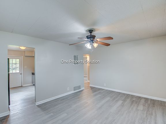 4th image of 3765 S Liverpool Rd
