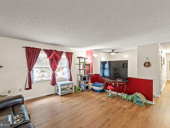 5th image of 132 Nightingale Ave