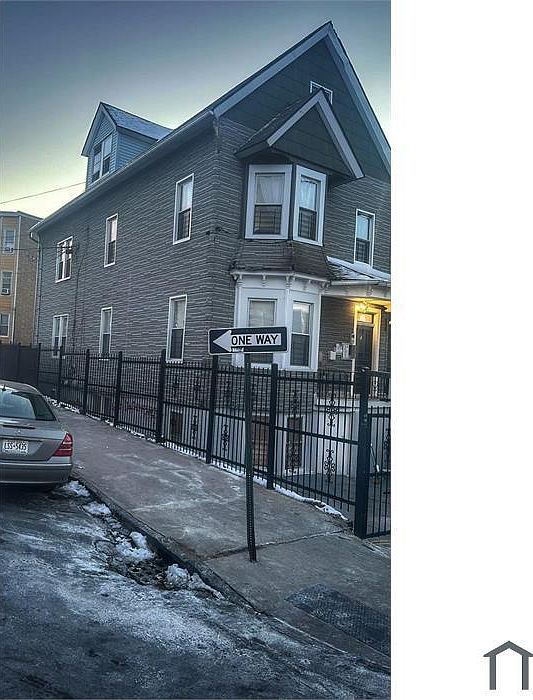 2nd image of 82 Maple St #11333890
