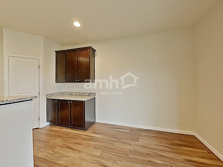 2668 Link Ave — Photo 5