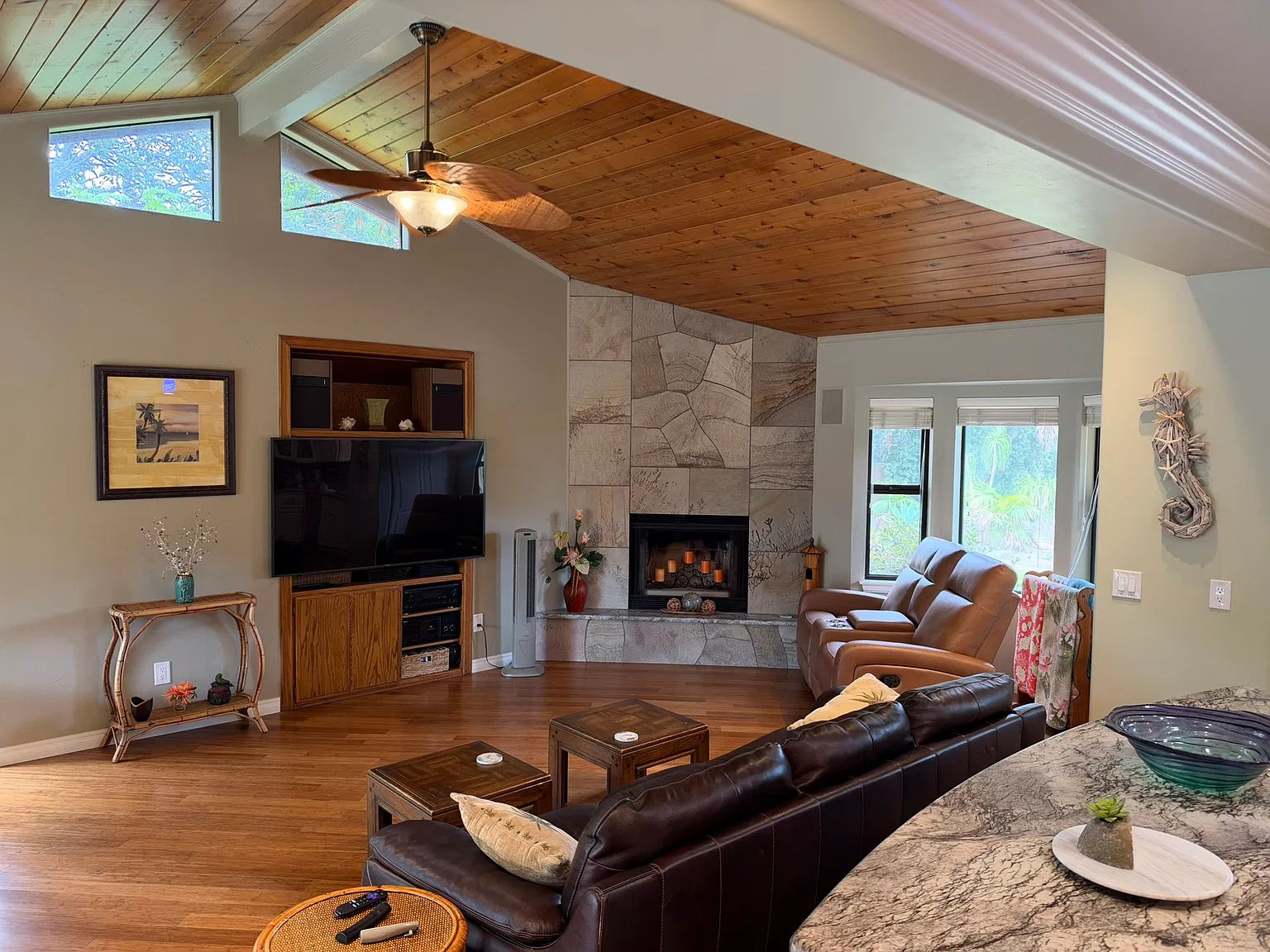 3 bed, 2.5 bath, 2858 sqft, $5,750 — Photo 2