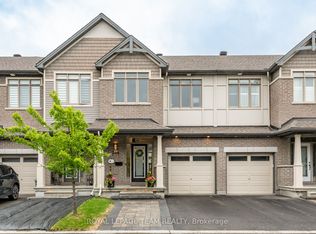 544 Rioja St, Ottawa, ON K2S 0V8