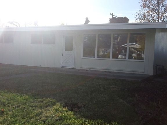 2nd image of 506 Holly St