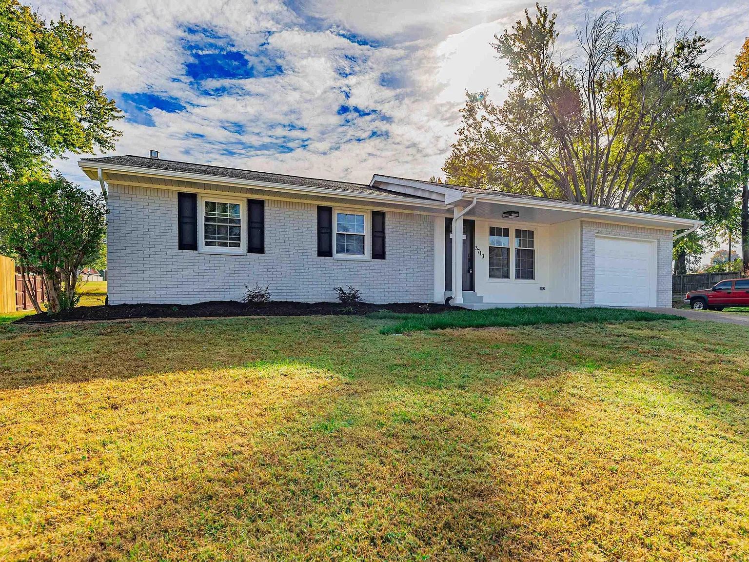 3 bed, 4.0 bath, 1287 sqft, $2,095 — Photo 3