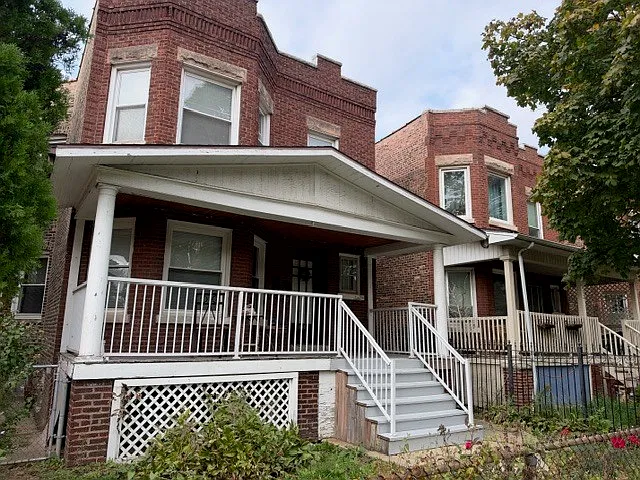 2 bed, 1100 sqft, $2,200 — Photo 1