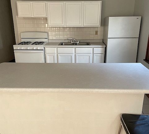 2nd image of 1810 Ashland Ave #6