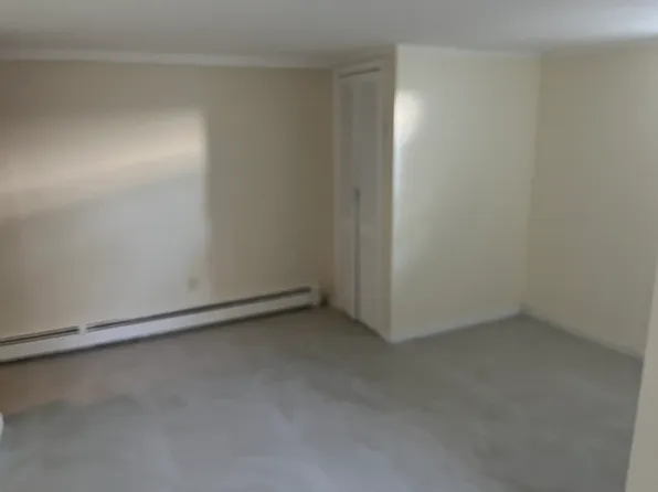 (undisclosed Address), Farmingdale, NY 11735