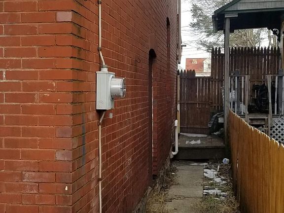 2nd image of 414 6th St