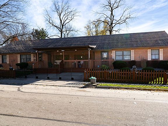 2nd image of 286 W Vine St