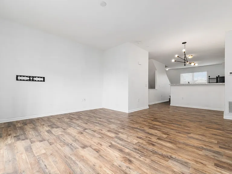 353 Laurel Creek St — Photo 26