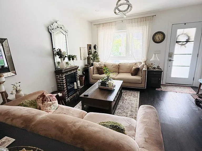 383 Coxwell Ave #MAIN UPPER — Photo 15