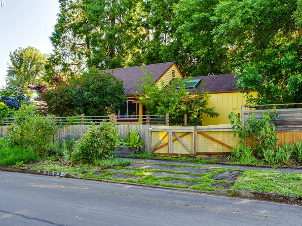 1327 Grant St, Eugene, OR 97402