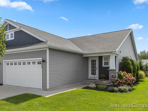 13648 Legends View Ct, Holland, MI 49424