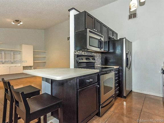 5th image of 9872 Nob Hill Ct #9872