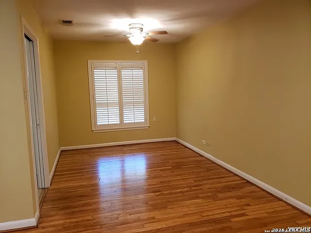 2 bed, 1.0 bath, 938 sqft, $1,400 — Photo 3