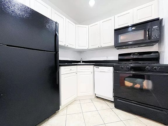 3rd image of 303 E 95th St #5J