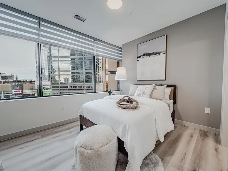 10020 101a Ave NW — Photo 63