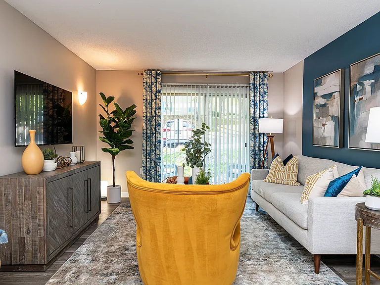 Spacious living room