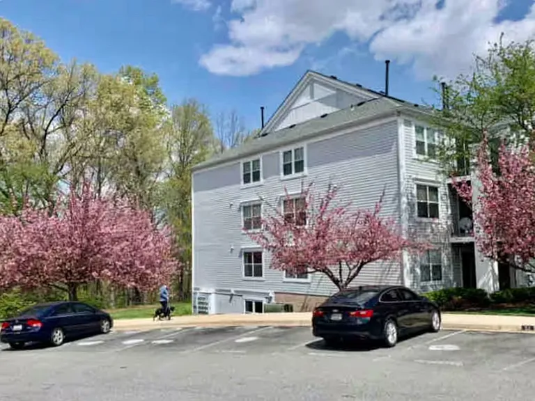 10009 Vanderbilt Cir #5 — Photo 1