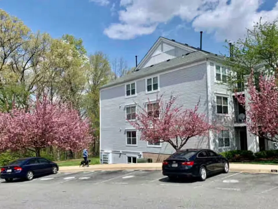 10009 Vanderbilt Cir #5
