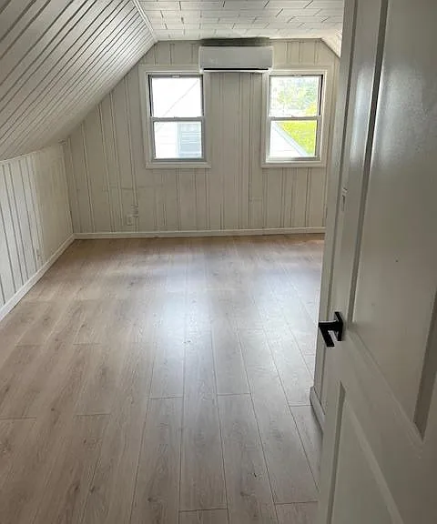 345 Walton St — Photo 11