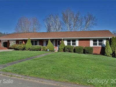 74 Lowell St, Waynesville, NC, 28786