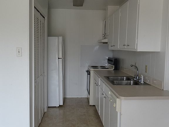 2nd image of 6760 Prutzman St #19