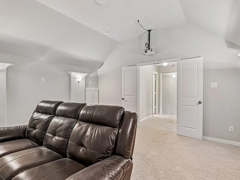 1828 Houghton Dr — Photo 30