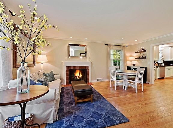 3rd image of 306 Lawndale Ave
