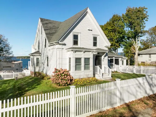 22 School Street, Boothbay, ME 04544