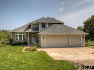 13115 Lockwood Plaza Cir, Omaha, NE 68142