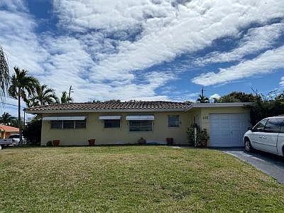 3rd image of 250 Miramar Ave