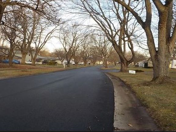 Exterior Neighborhood (street photo)