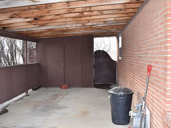 3rd image of 641 Teton Ave