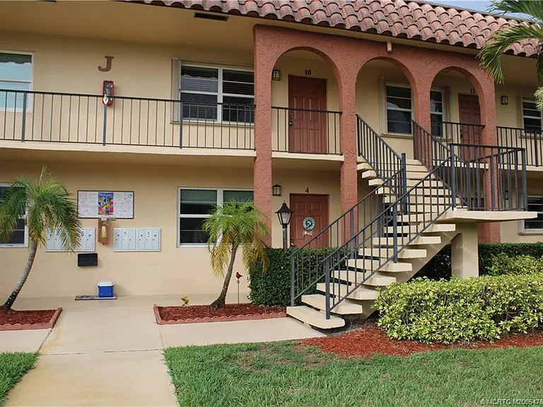 2600 S Kanner Hwy #J10 — Photo 2