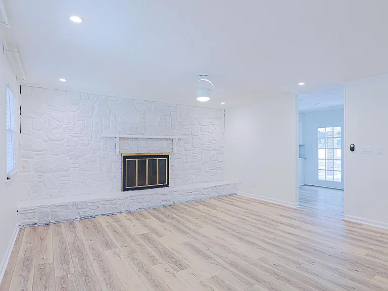1150 Bell Rd — Photo 4
