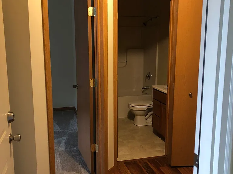 Long Beach Cove Villa Apartments — Photo 48