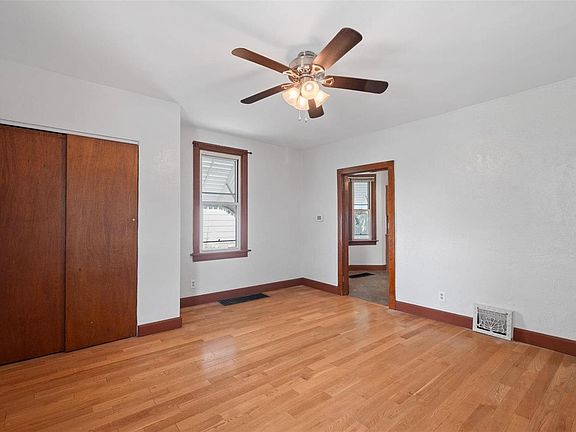 5th image of 4711 Hamburg Ave