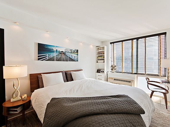 3rd image of 505 W 47th Street 5an #5AN
