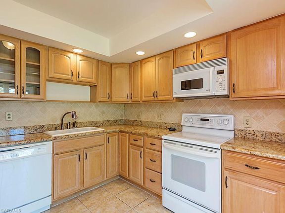 4th image of 428 Meadowlark Ln #428B
