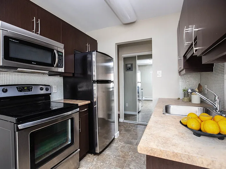 391 Gertrude Ave #GER303 — Photo 12