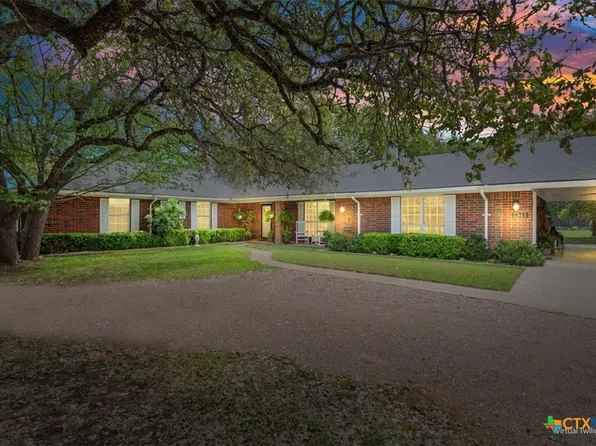 7511 N Lakeview Dr, Salado, TX 76571