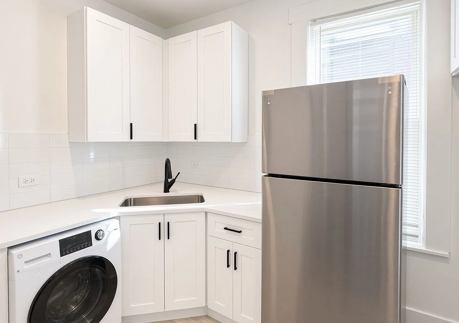 2 bed, 1100 sqft, $2,150 — Photo 2