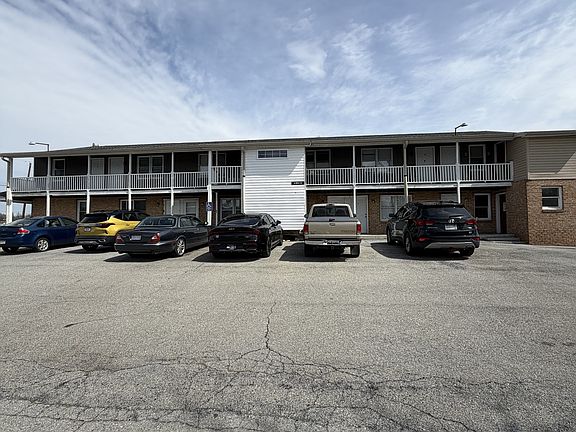 2nd image of 123 W 7th Ave