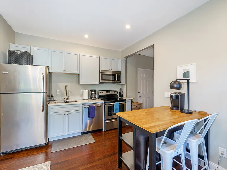 604 Glen Iris Dr NE #1 — Photo 8