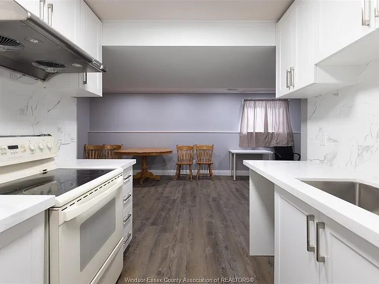1044 Lena Ave #LOWER — Photo 5