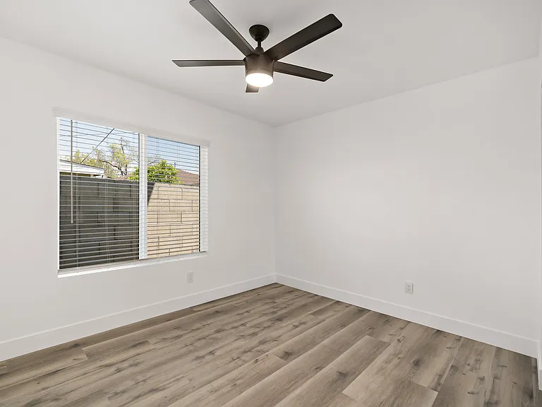 2729 Frankel St #1/2 — Photo 13