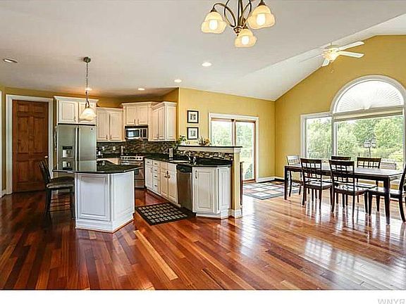 5th image of 7164 Creekbend Dr